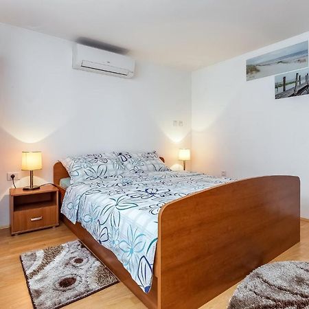 Ivana B4 N1 Porec Exterior photo